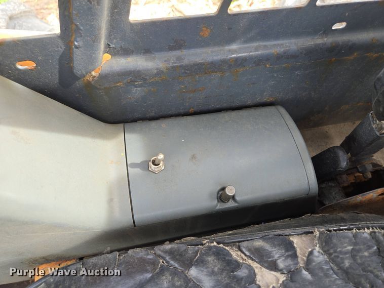 image for item EM7154 2001 Case 95XT skid steer loader