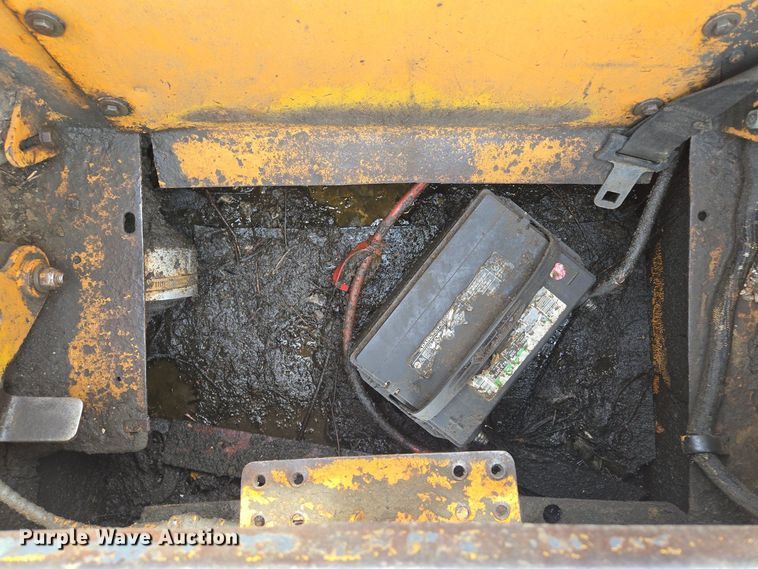 image for item EM7154 2001 Case 95XT skid steer loader