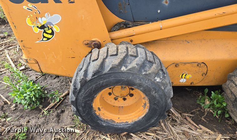 image for item EM7154 2001 Case 95XT skid steer loader