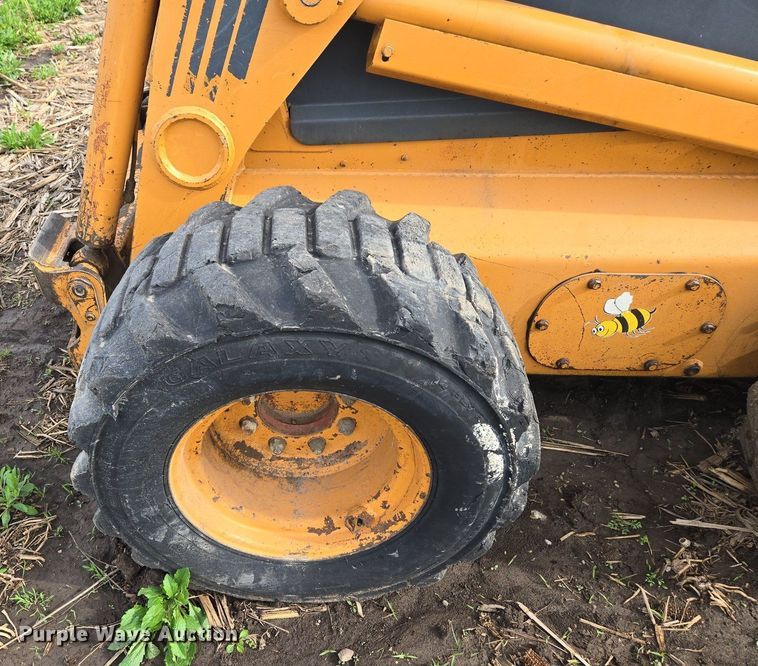 image for item EM7154 2001 Case 95XT skid steer loader