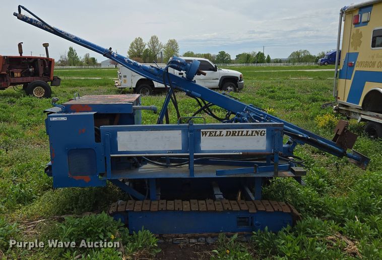 image for item EM7163 1996 Charles Machine Works Inc. FP22 vertical drill rig 