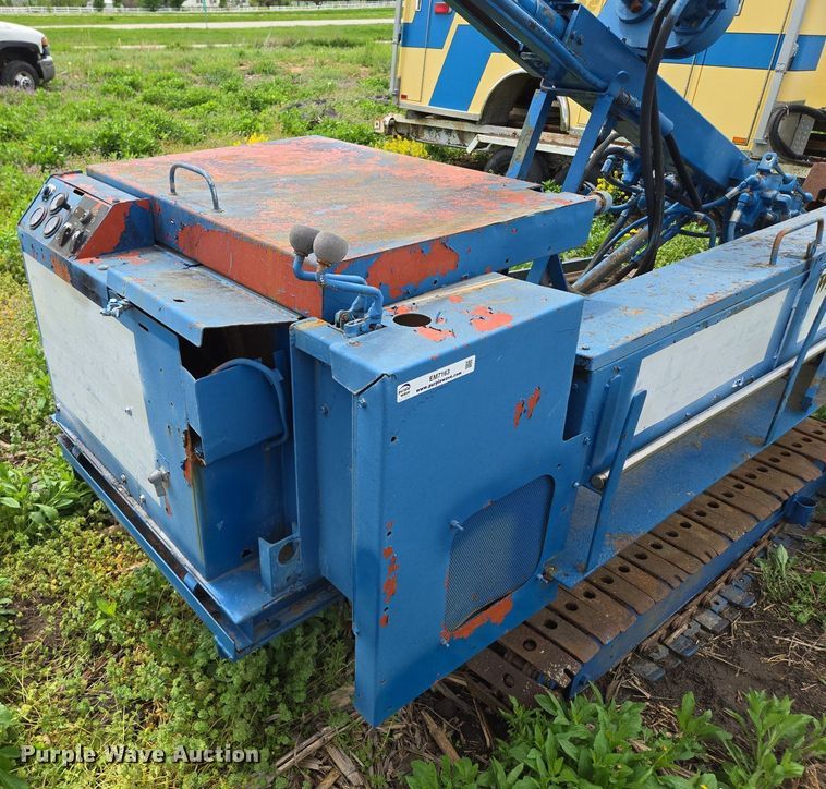 image for item EM7163 1996 Charles Machine Works Inc. FP22 vertical drill rig 