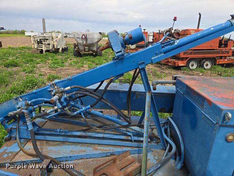 image for item EM7163 1996 Charles Machine Works Inc. FP22 vertical drill rig 