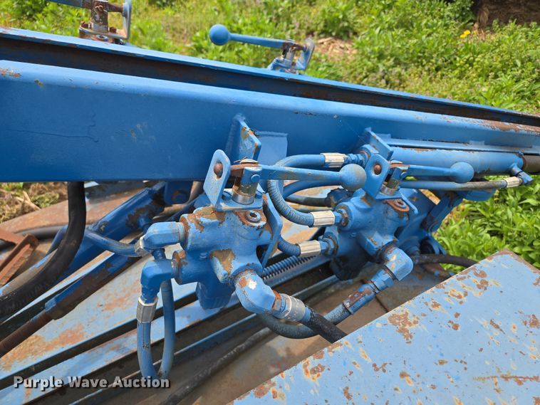 image for item EM7163 1996 Charles Machine Works Inc. FP22 vertical drill rig 