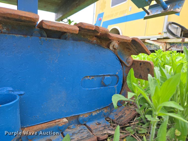 image for item EM7163 1996 Charles Machine Works Inc. FP22 vertical drill rig 