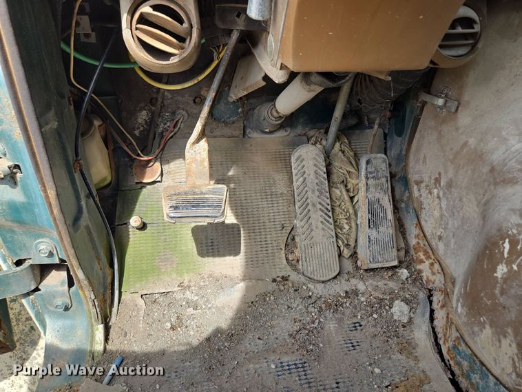 image for item EM7164 1981 GMC Brigadier flatbed truck with mud mixing system