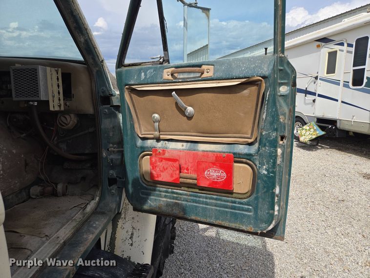 image for item EM7164 1981 GMC Brigadier flatbed truck with mud mixing system