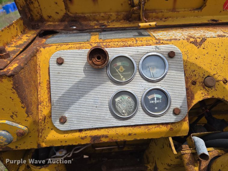 image for item EM7166 1966 Caterpillar 631B conventional scraper 