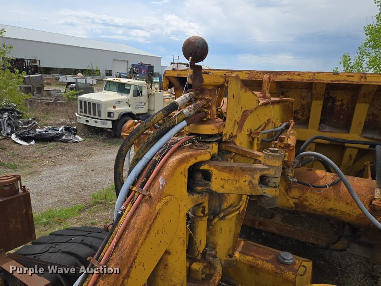 image for item EM7166 1966 Caterpillar 631B conventional scraper 