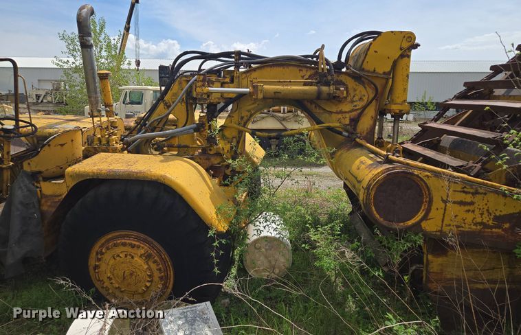 image for item EM7167 1967 Caterpillar 619C elevating scraper