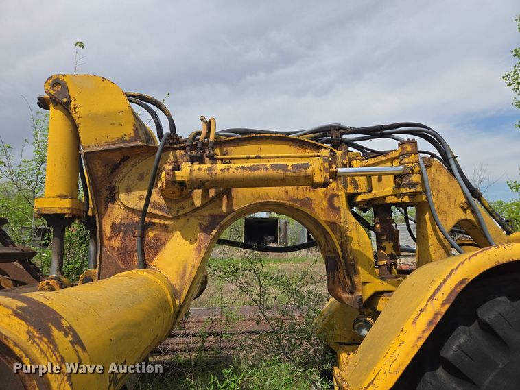 image for item EM7167 1967 Caterpillar 619C elevating scraper