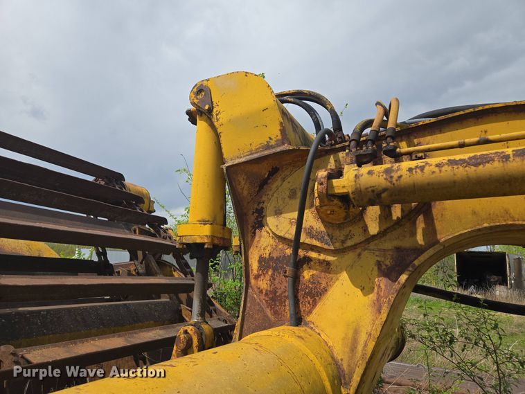 image for item EM7167 1967 Caterpillar 619C elevating scraper