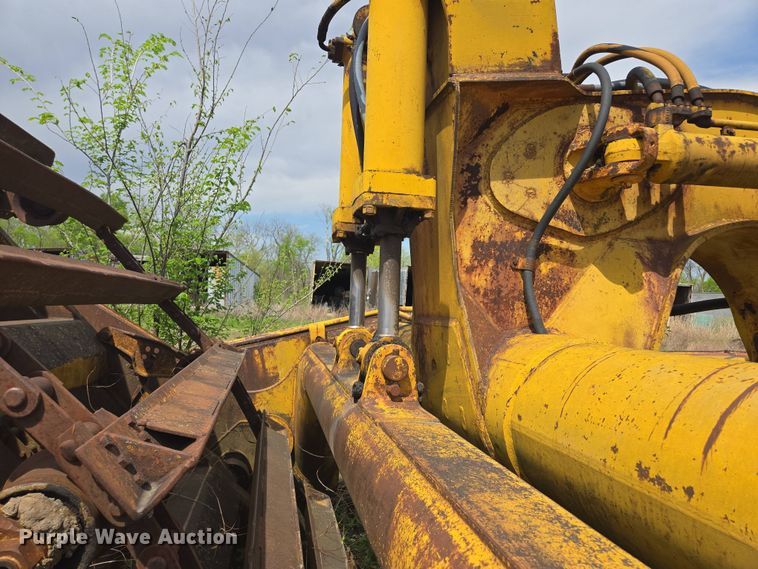 image for item EM7167 1967 Caterpillar 619C elevating scraper