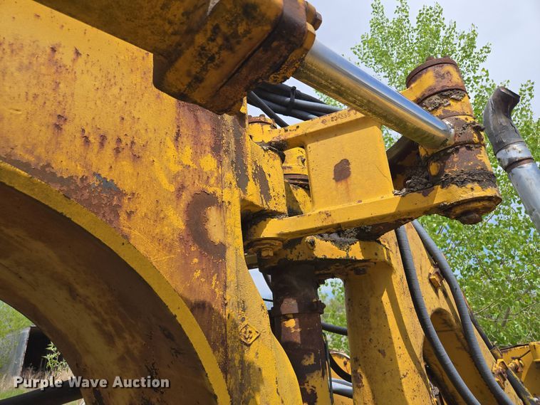 image for item EM7167 1967 Caterpillar 619C elevating scraper