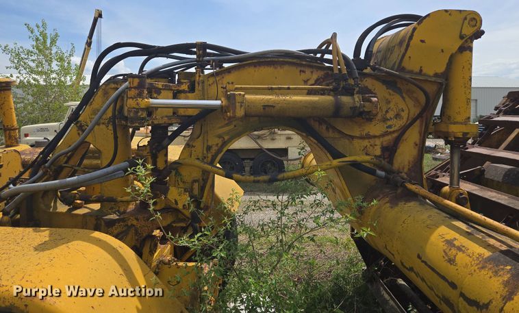 image for item EM7167 1967 Caterpillar 619C elevating scraper