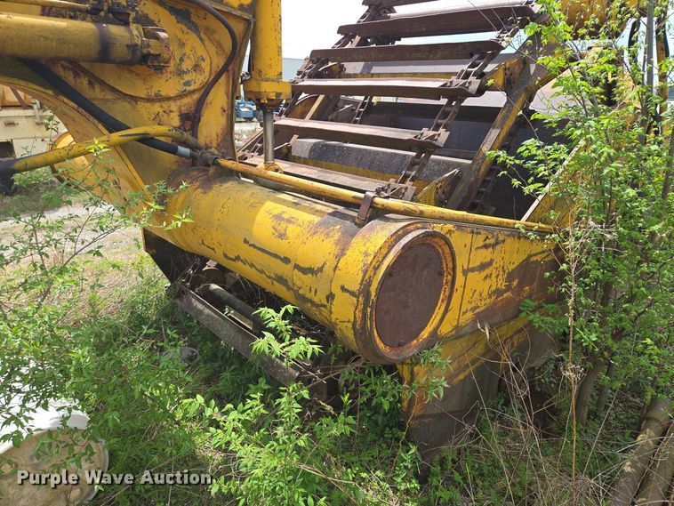 image for item EM7167 1967 Caterpillar 619C elevating scraper