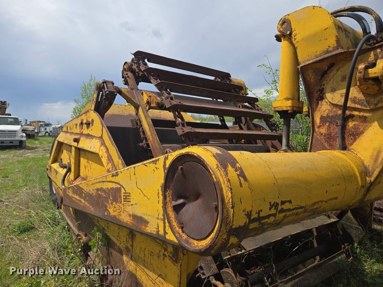 image for item EM7167 1967 Caterpillar 619C elevating scraper