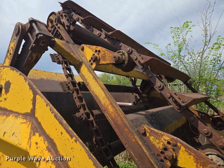 image for item EM7167 1967 Caterpillar 619C elevating scraper