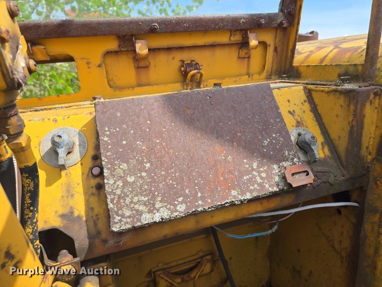 image for item EM7167 1967 Caterpillar 619C elevating scraper