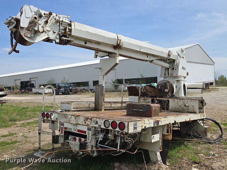 image for item EM7168 Reading H-15-D flatbed with crane