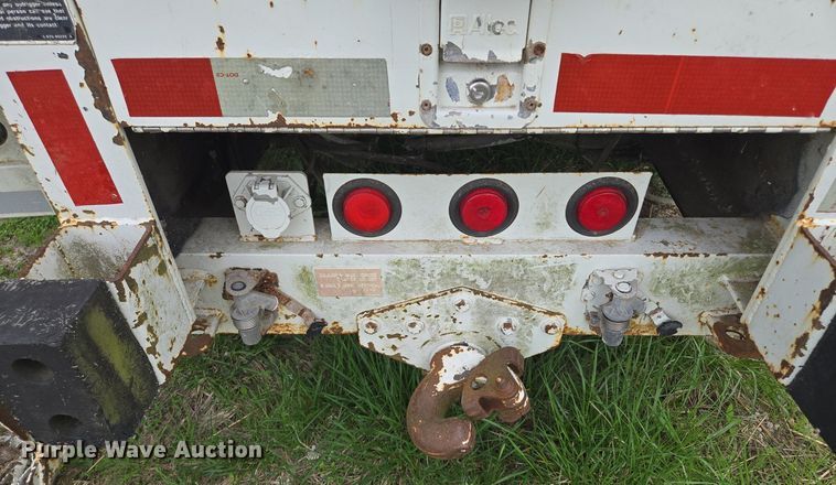 image for item EM7168 Reading H-15-D flatbed with crane