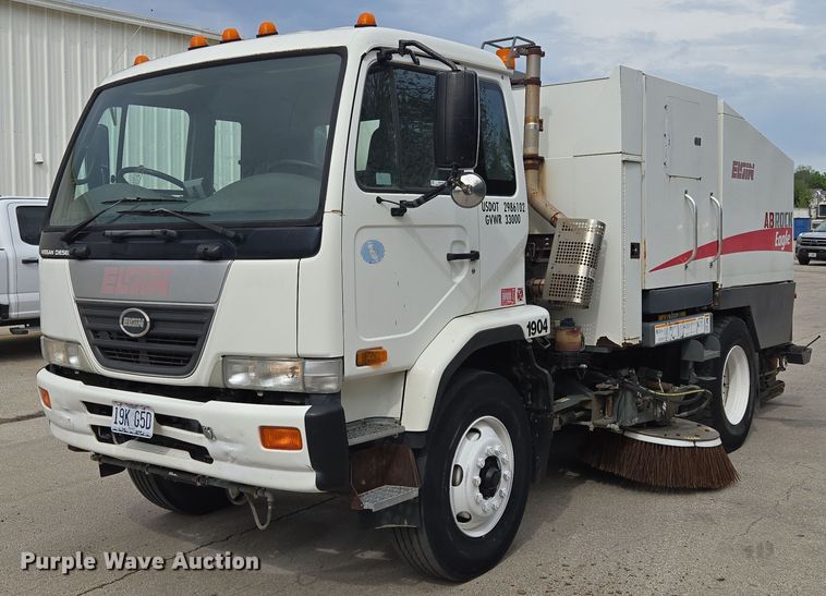 image for item EM7169 2009 Elgin Eagle  street sweeper truck