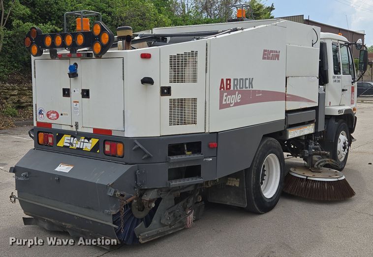 image for item EM7169 2009 Elgin Eagle  street sweeper truck