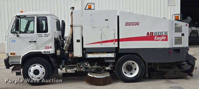 image for item EM7169 2009 Elgin Eagle  street sweeper truck