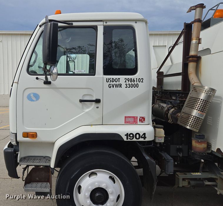 image for item EM7169 2009 Elgin Eagle  street sweeper truck