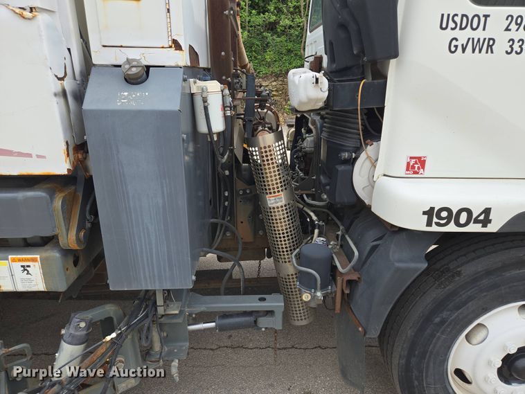 image for item EM7169 2009 Elgin Eagle  street sweeper truck