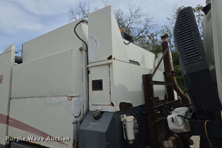 image for item EM7169 2009 Elgin Eagle  street sweeper truck