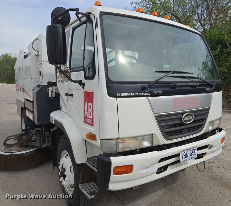 image for item EM7169 2009 Elgin Eagle  street sweeper truck