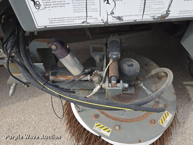 image for item EM7169 2009 Elgin Eagle  street sweeper truck