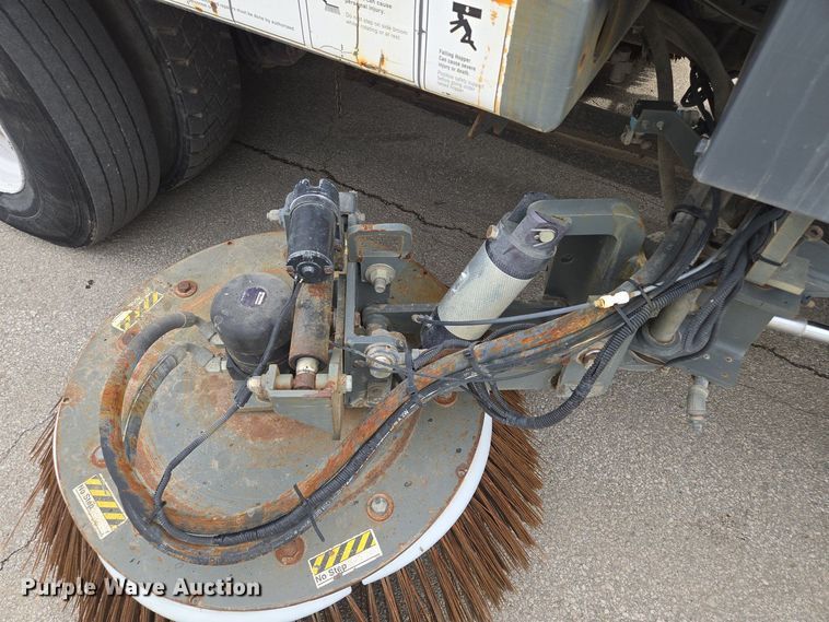 image for item EM7169 2009 Elgin Eagle  street sweeper truck