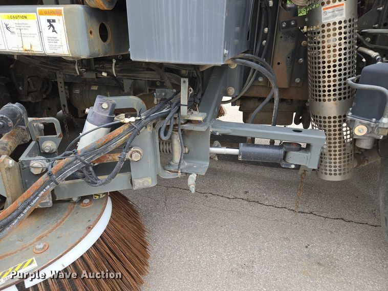 image for item EM7169 2009 Elgin Eagle  street sweeper truck