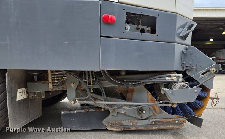 image for item EM7169 2009 Elgin Eagle  street sweeper truck