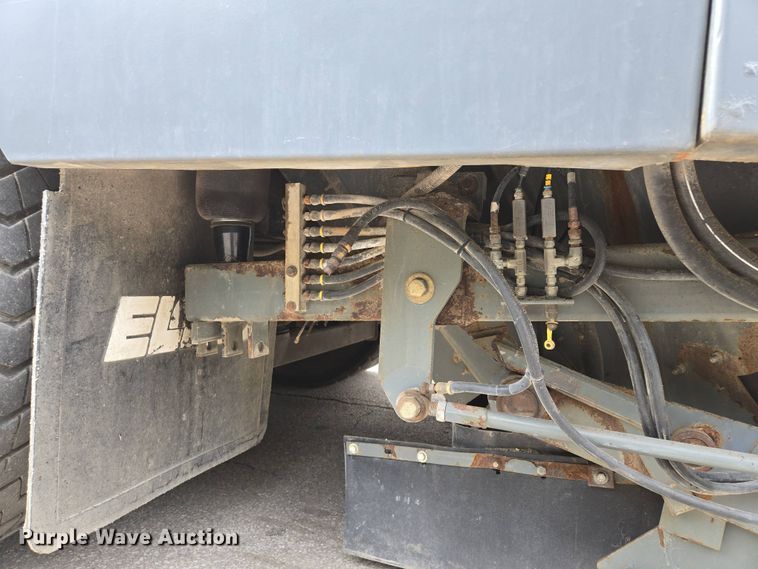 image for item EM7169 2009 Elgin Eagle  street sweeper truck