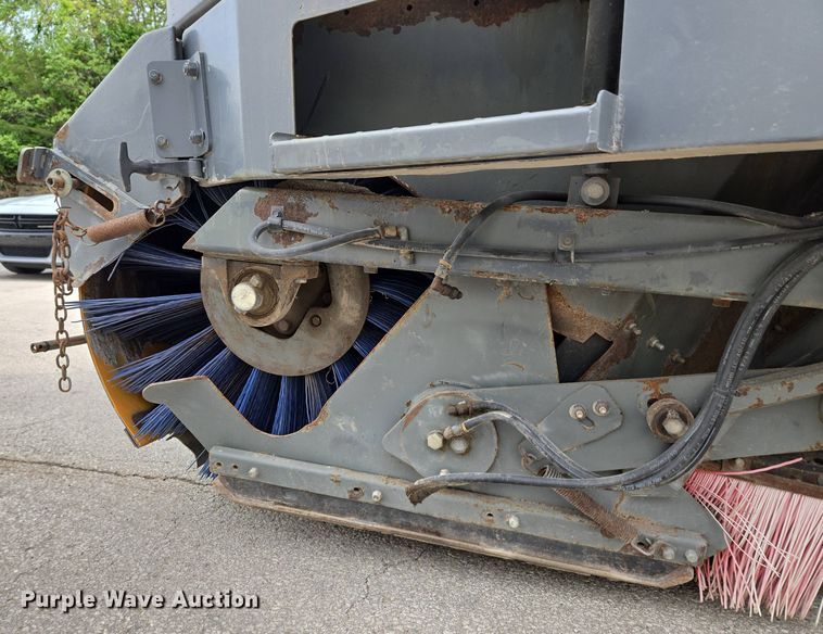 image for item EM7169 2009 Elgin Eagle  street sweeper truck