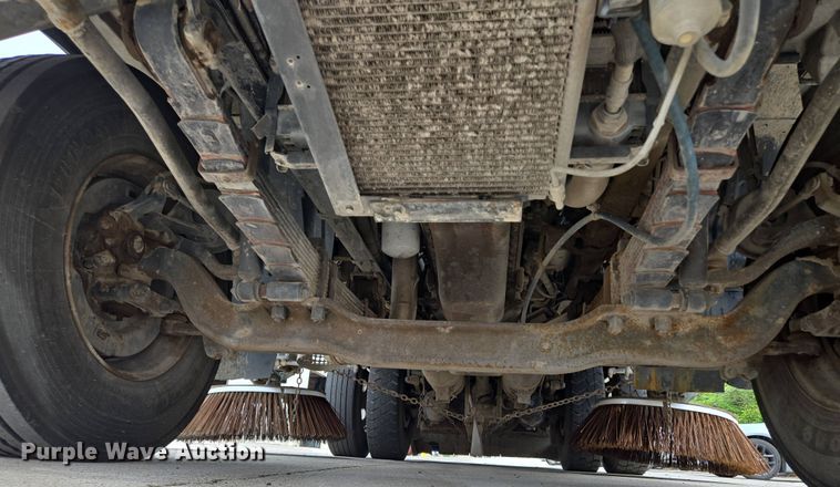 image for item EM7169 2009 Elgin Eagle  street sweeper truck