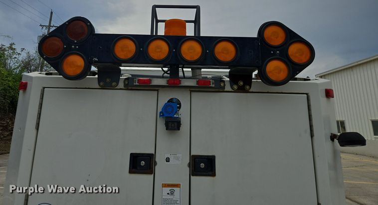 image for item EM7169 2009 Elgin Eagle  street sweeper truck