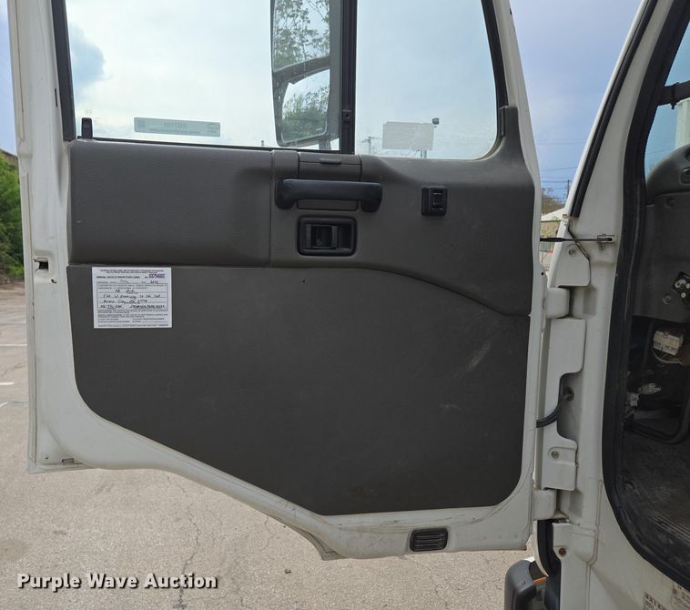 image for item EM7169 2009 Elgin Eagle  street sweeper truck