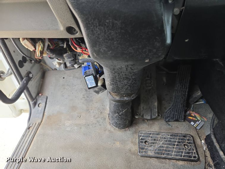 image for item EM7169 2009 Elgin Eagle  street sweeper truck