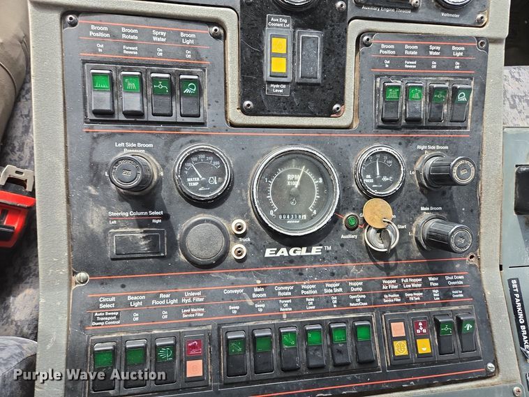 image for item EM7169 2009 Elgin Eagle  street sweeper truck