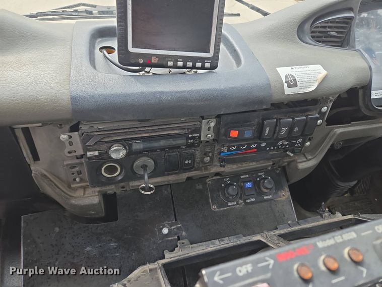 image for item EM7169 2009 Elgin Eagle  street sweeper truck