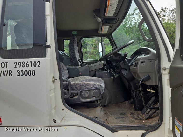 image for item EM7169 2009 Elgin Eagle  street sweeper truck