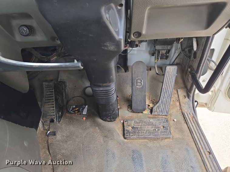 image for item EM7169 2009 Elgin Eagle  street sweeper truck