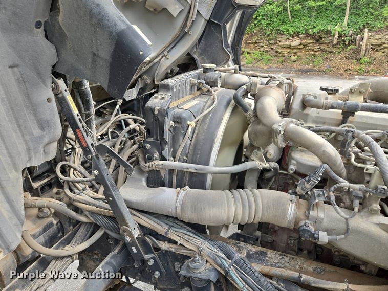 image for item EM7169 2009 Elgin Eagle  street sweeper truck