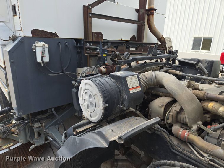 image for item EM7169 2009 Elgin Eagle  street sweeper truck