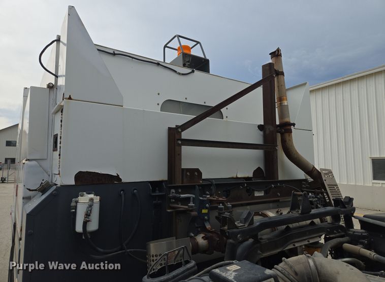 image for item EM7169 2009 Elgin Eagle  street sweeper truck