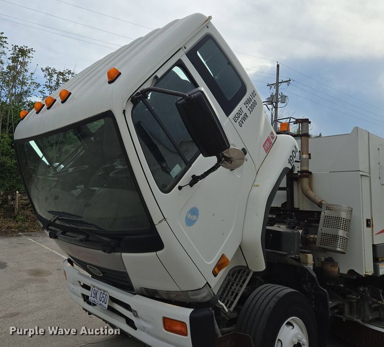 image for item EM7169 2009 Elgin Eagle  street sweeper truck